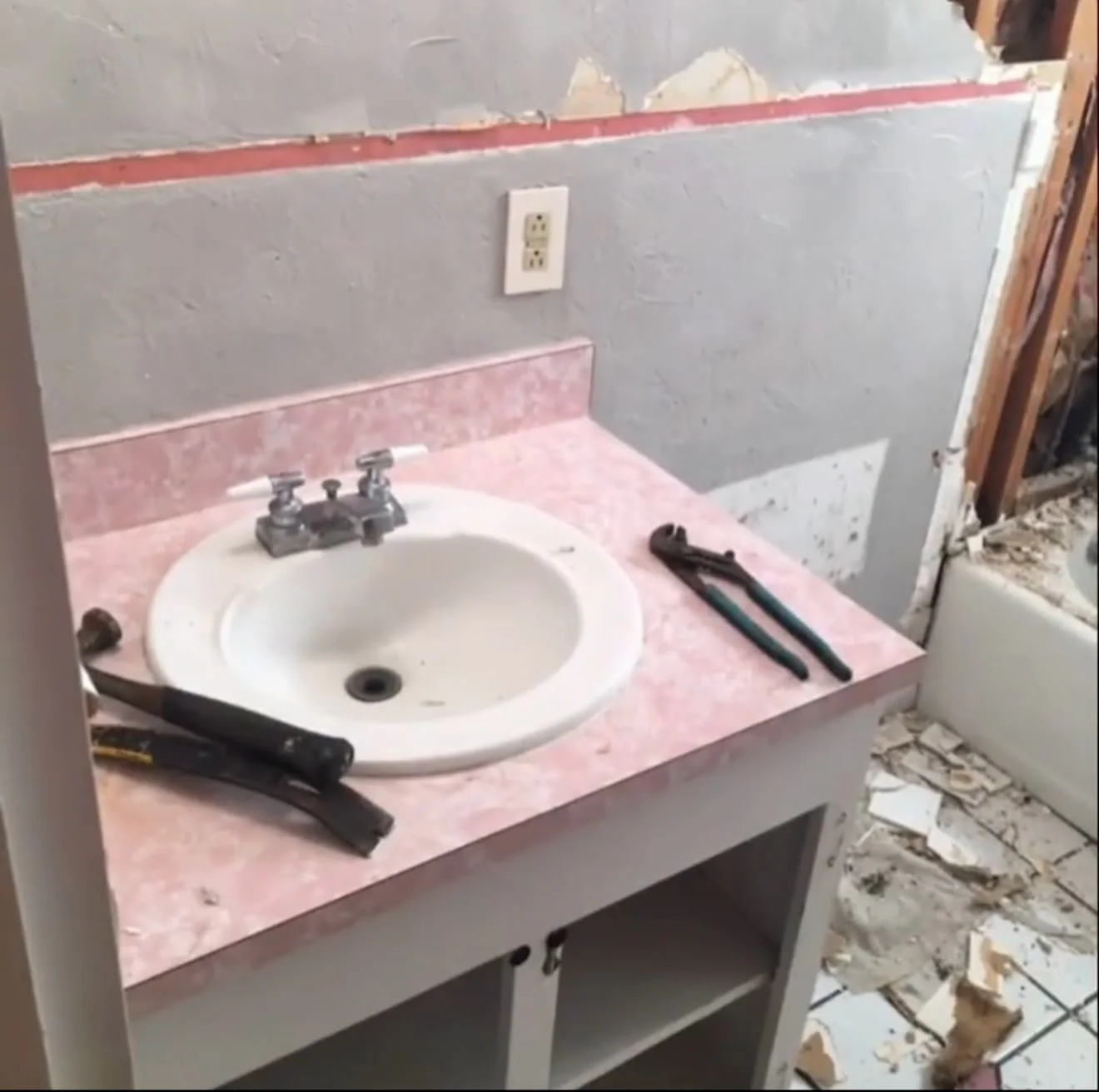Small bathroom before All Star Remodeling & Construction renovation
